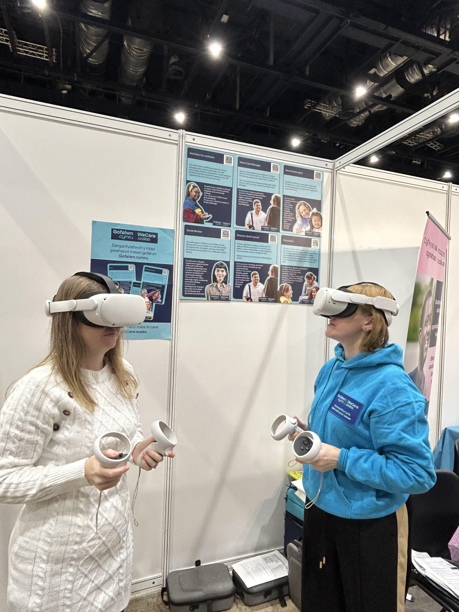 Volunteers with the VR headset.