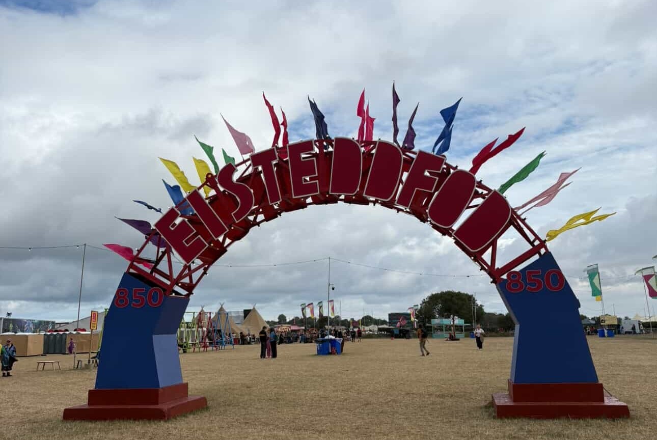 Arwydd Eisteddfod yn Eisteddfod 2026.
Eisteddfod sign at the 2026 Eisteddfod