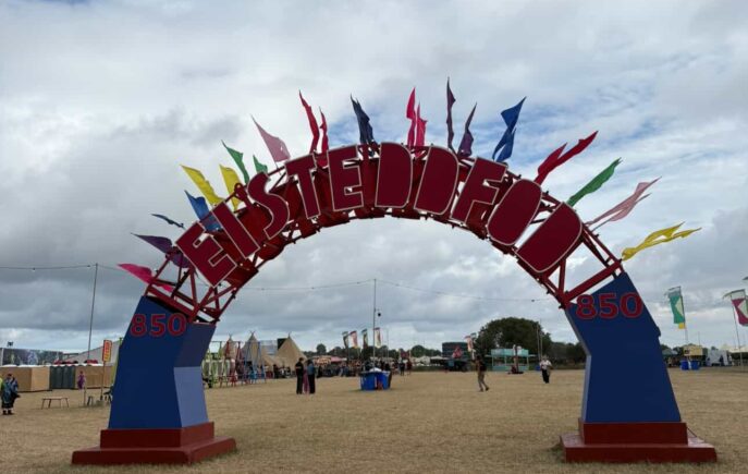 Arwydd Eisteddfod yn Eisteddfod 2026.
Eisteddfod sign at the 2026 Eisteddfod